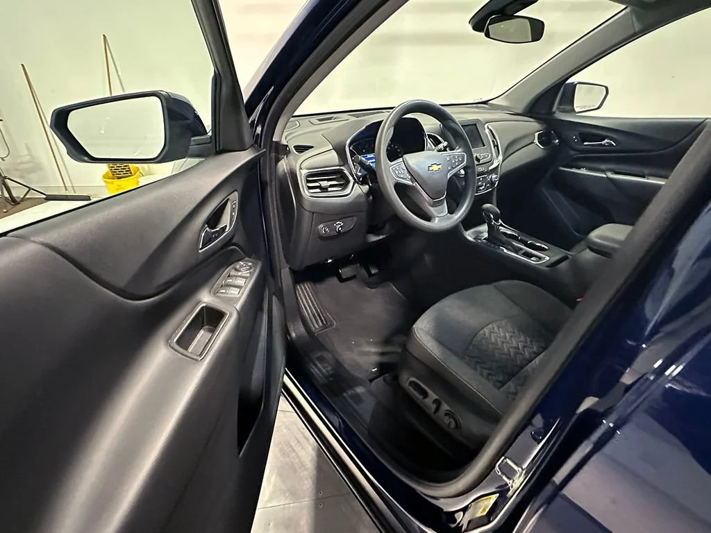 Used 2023 BLUE GLOW METALLIC Chevrolet LT image 18
