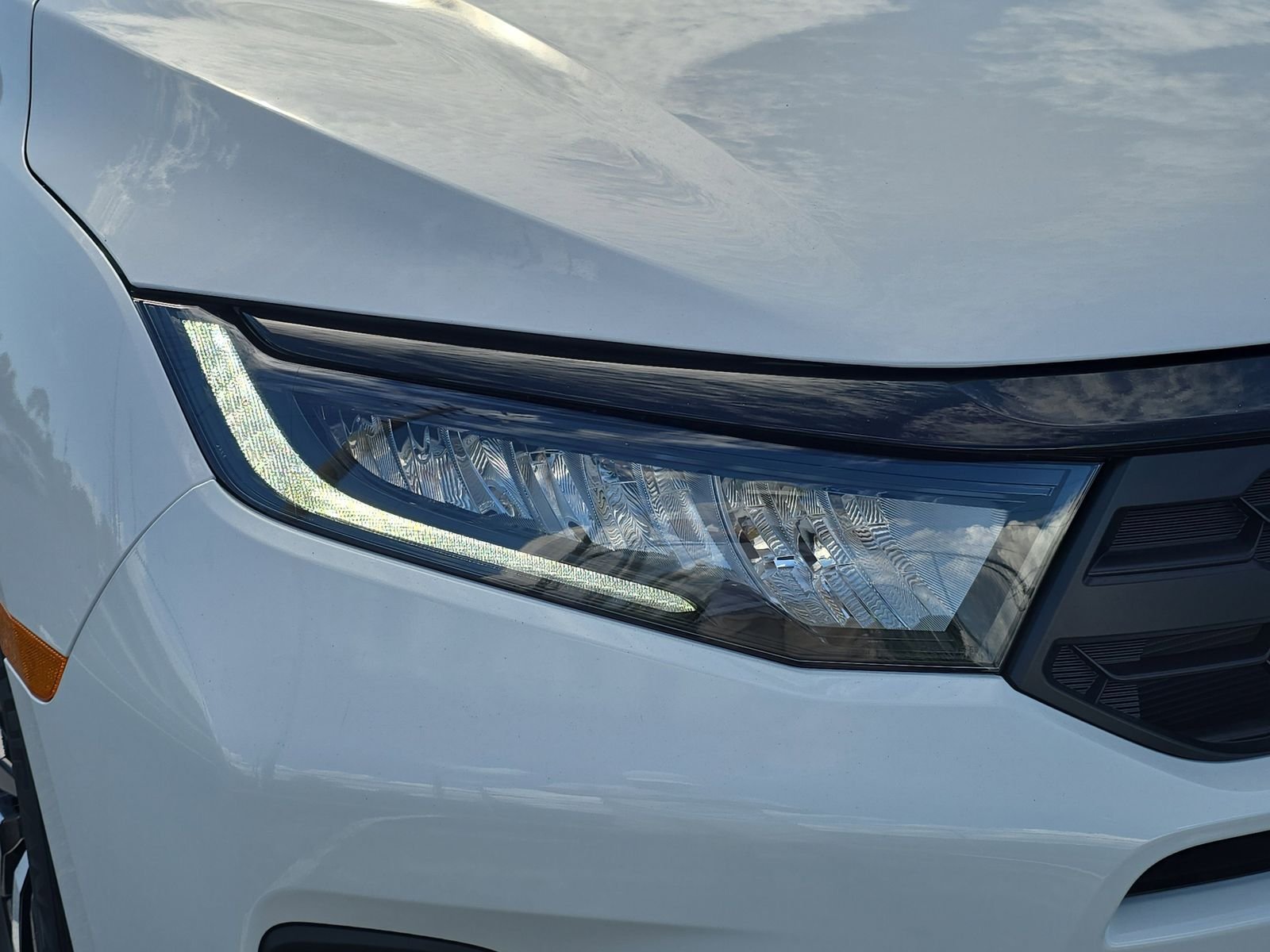 New 2026 Platinum White Pearl Honda EX-L image 8