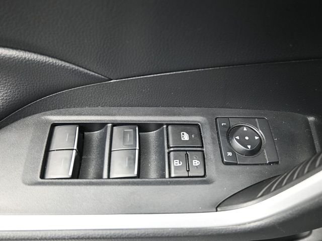2023 Toyota RAV4 XLE - Photo 17