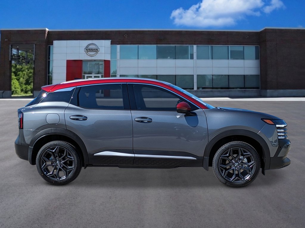 New 2027 Gun Metallic / Scarlet Ember Tintcoat Two-tone Nissan SR image 6