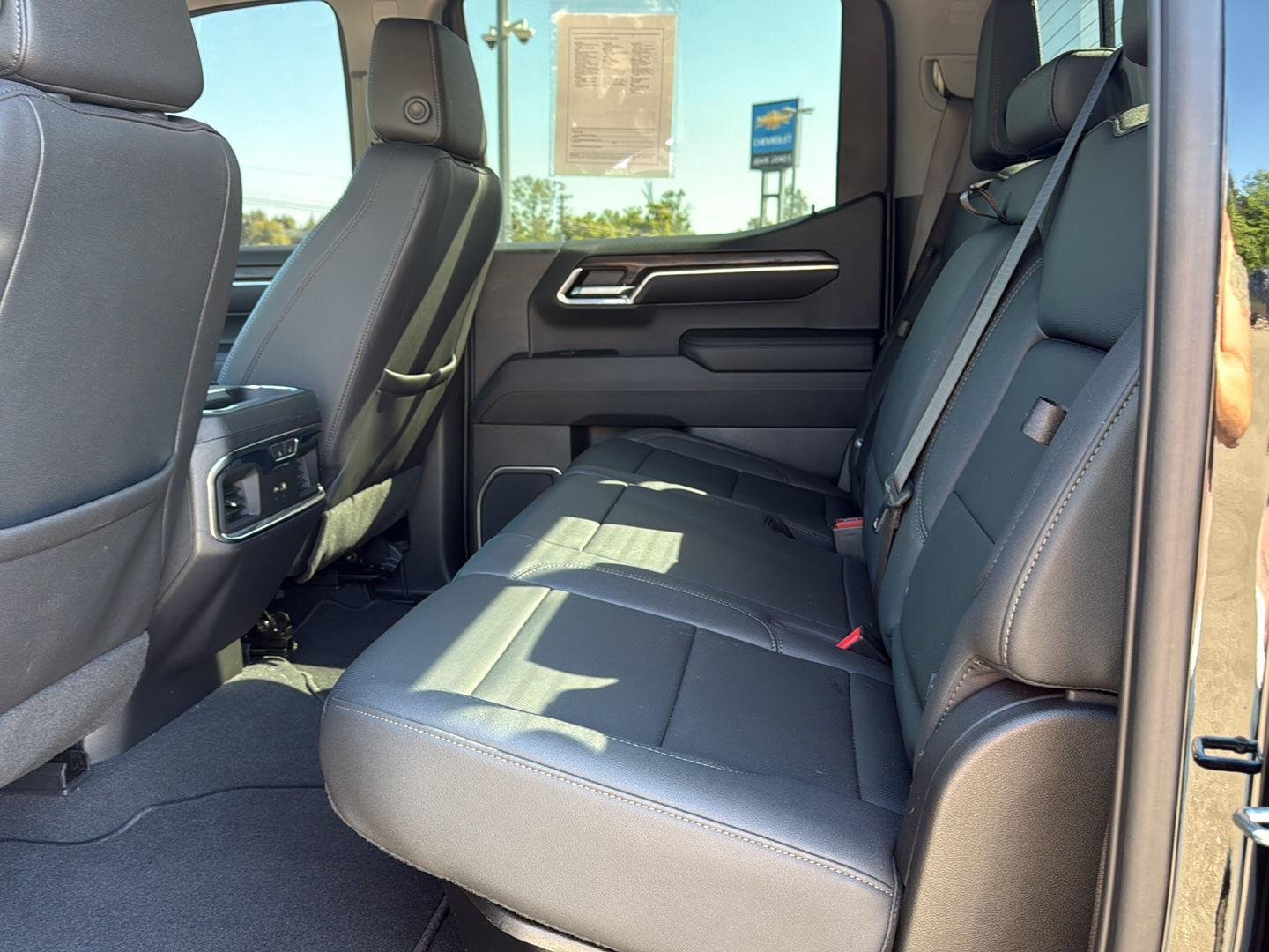Used 2023 Onyx Black GMC SLT image 12