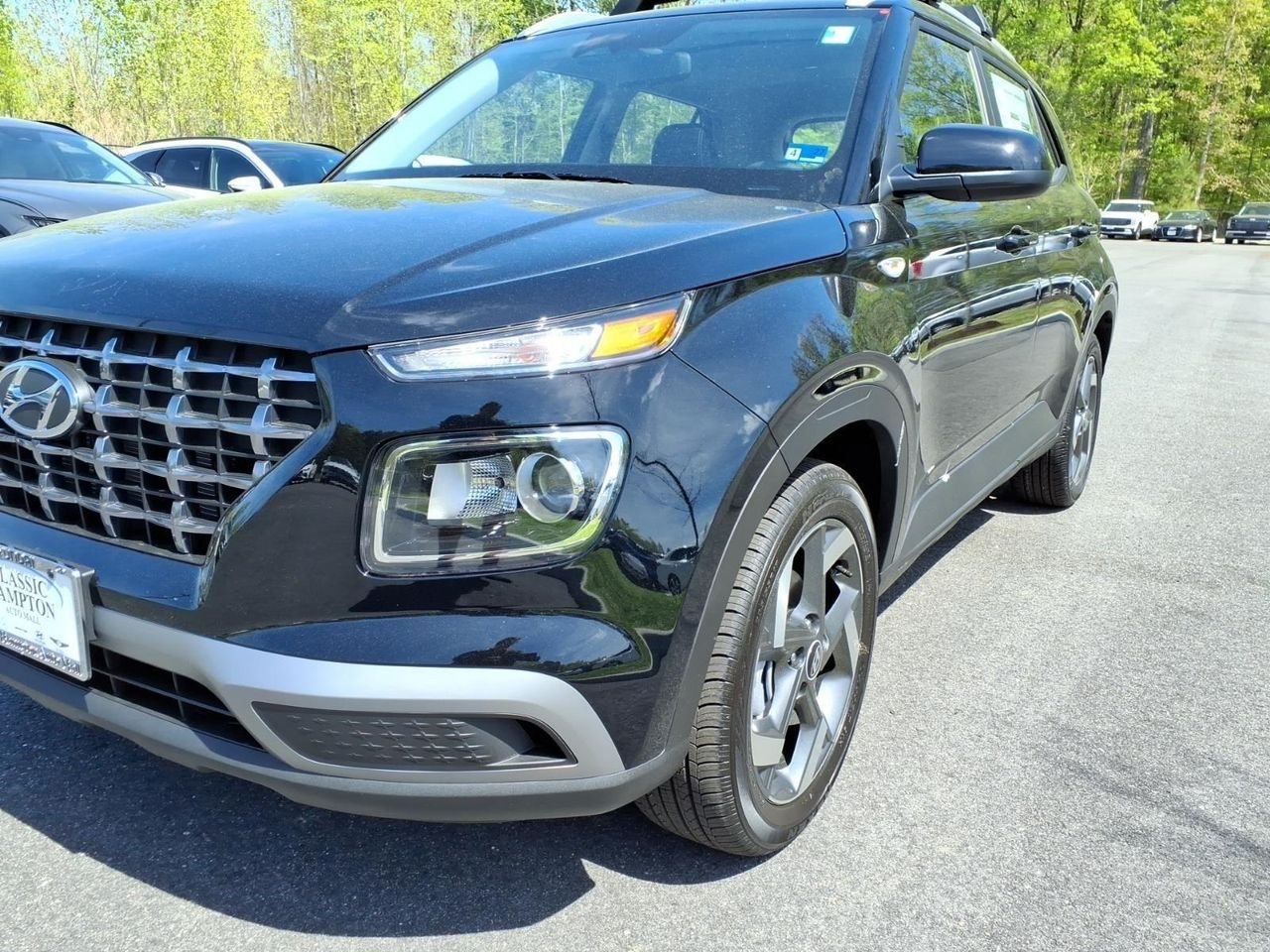New 2026 Onyx Black Hyundai SEL image 3