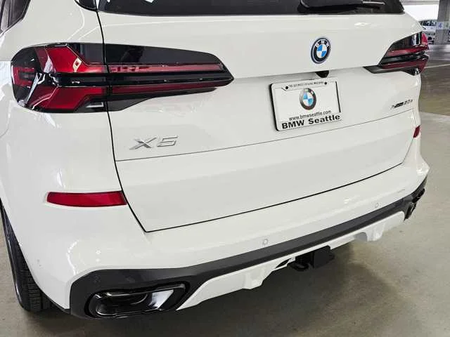 Used 2025 Alpine White BMW xDrive50e image 7