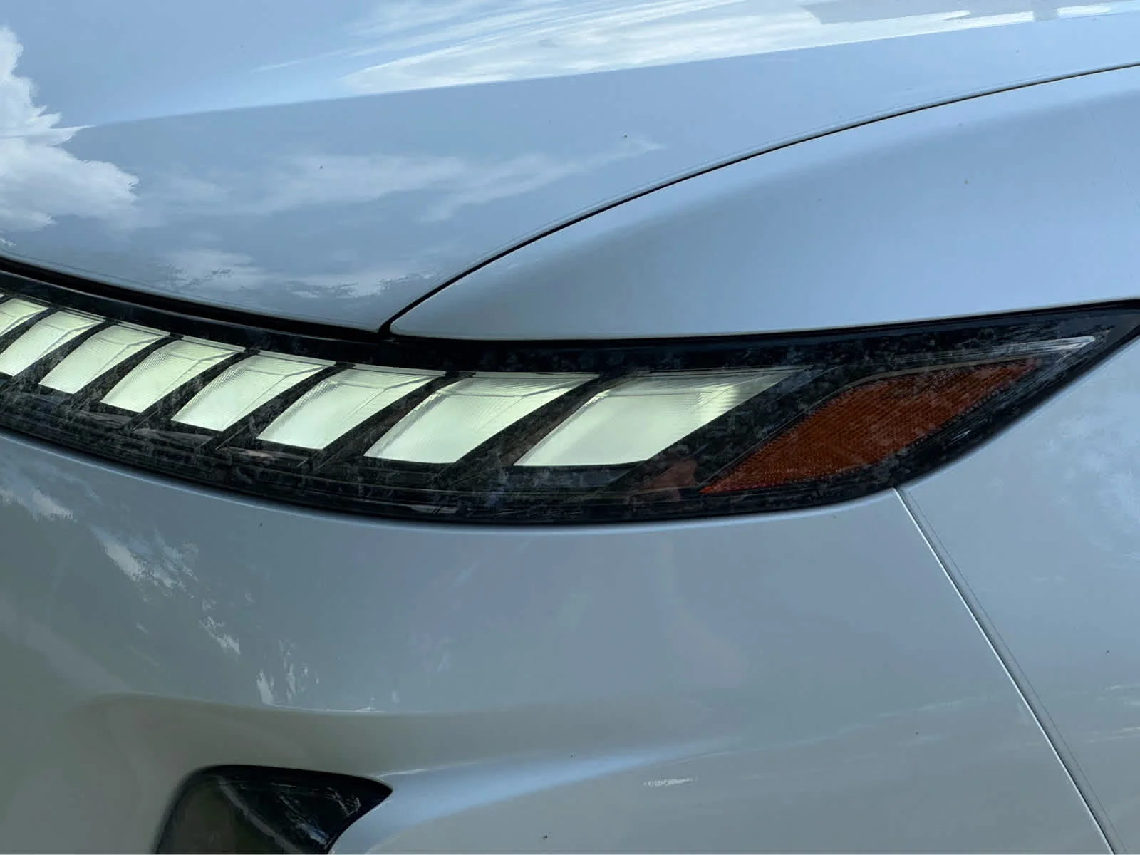 New 2026 RADIANT WHITE INFINITI Luxe 2WD image 5