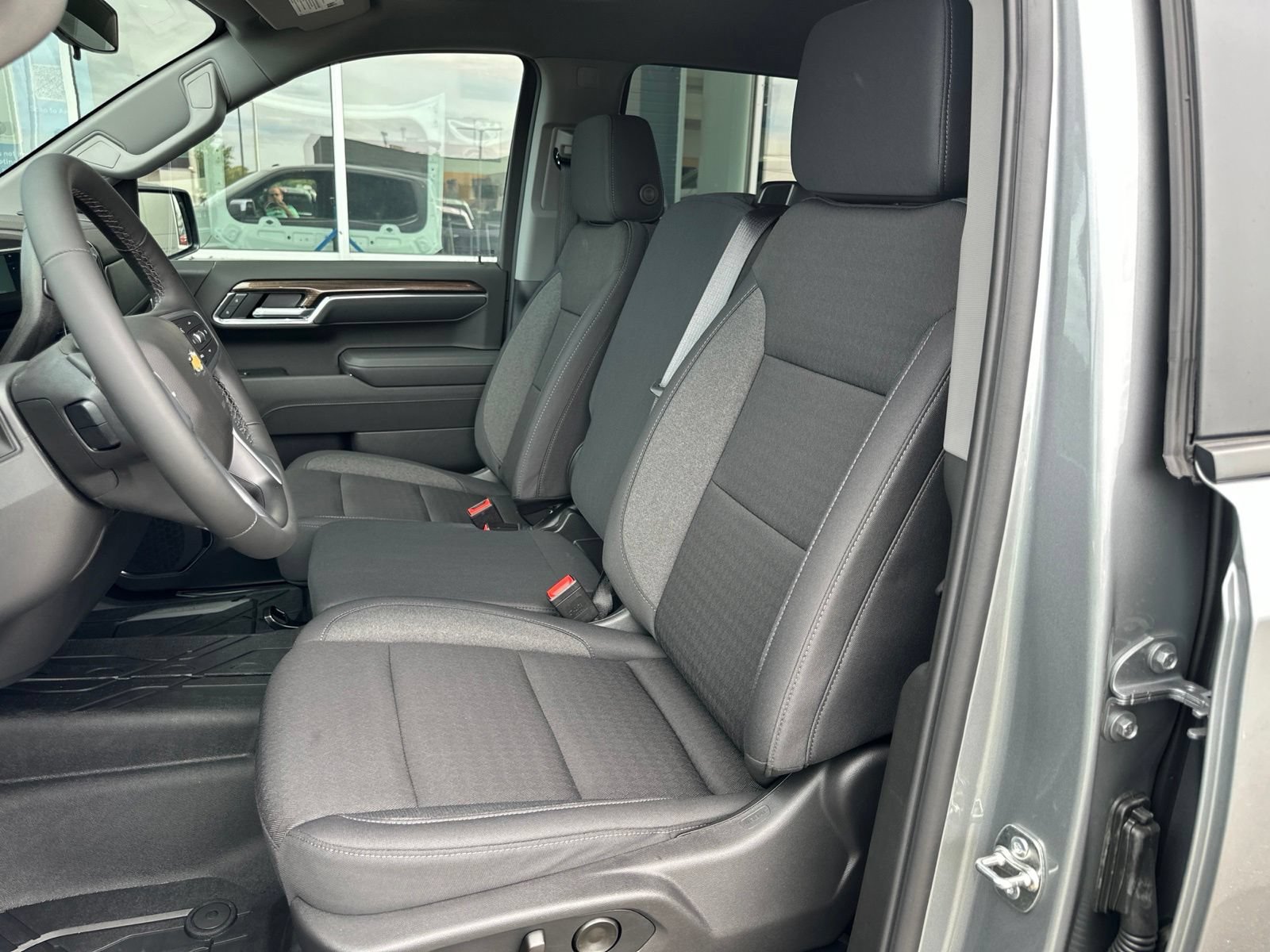 New 2026 Sterling Gray Metallic Chevrolet LT with 20in Grazen Wheels - Convenience Package - Trailering Package image 15