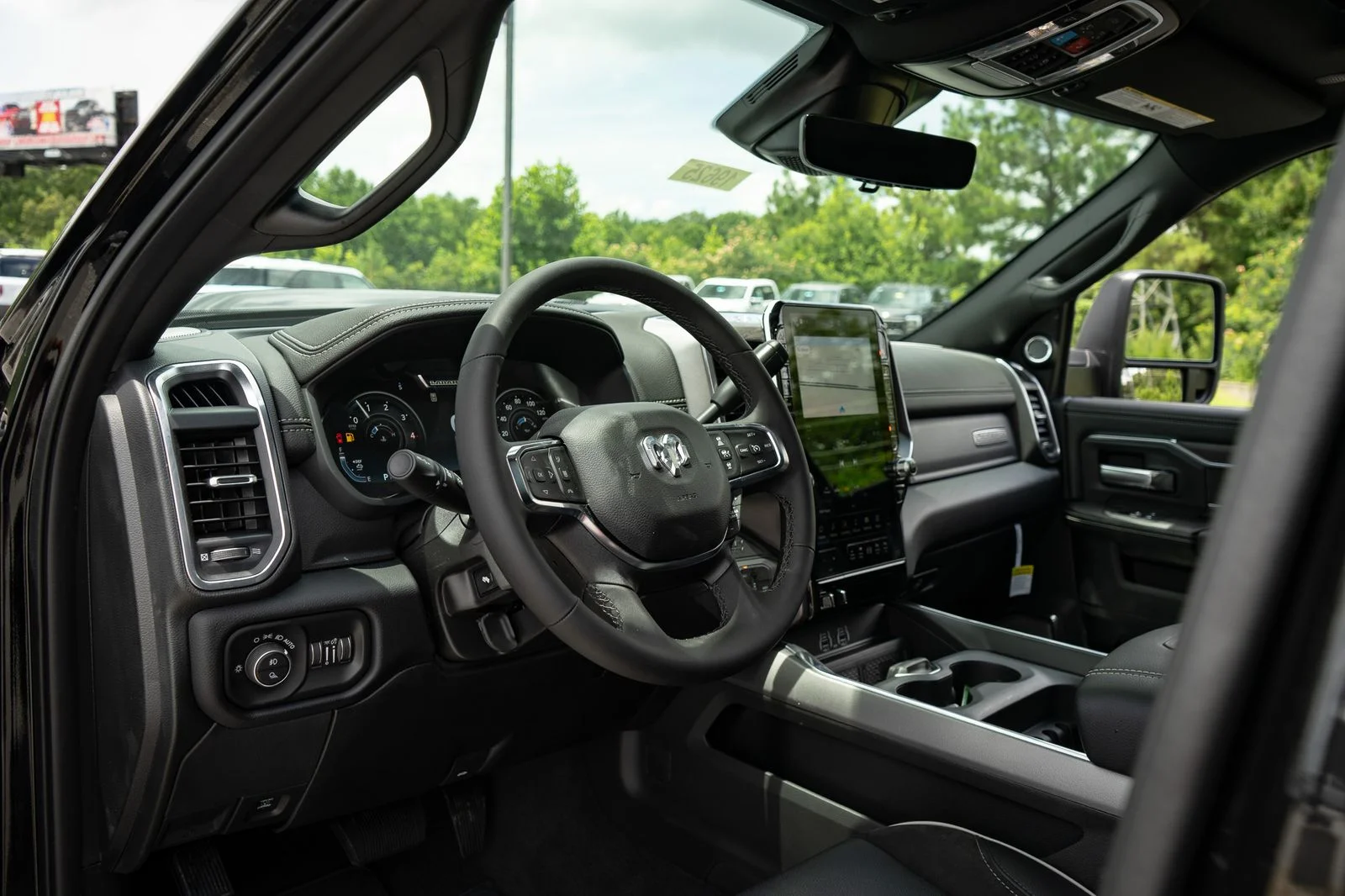 New 2026 Diamond Black Crystal Pearl-Coat Exterior Paint RAM Laramie image 22