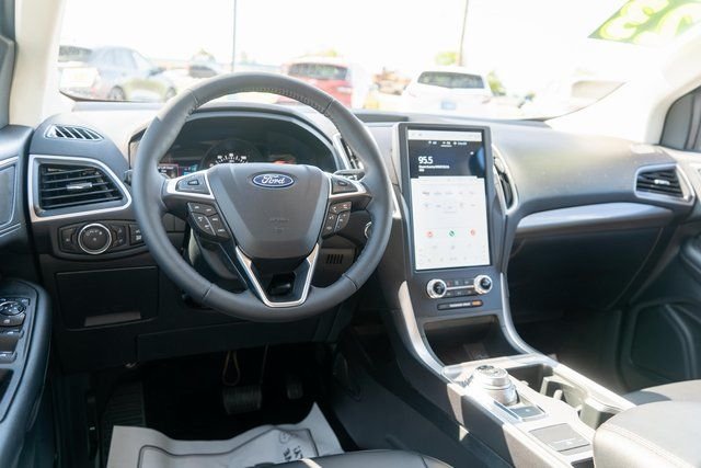 Used 2023 Green Ford SEL image 12