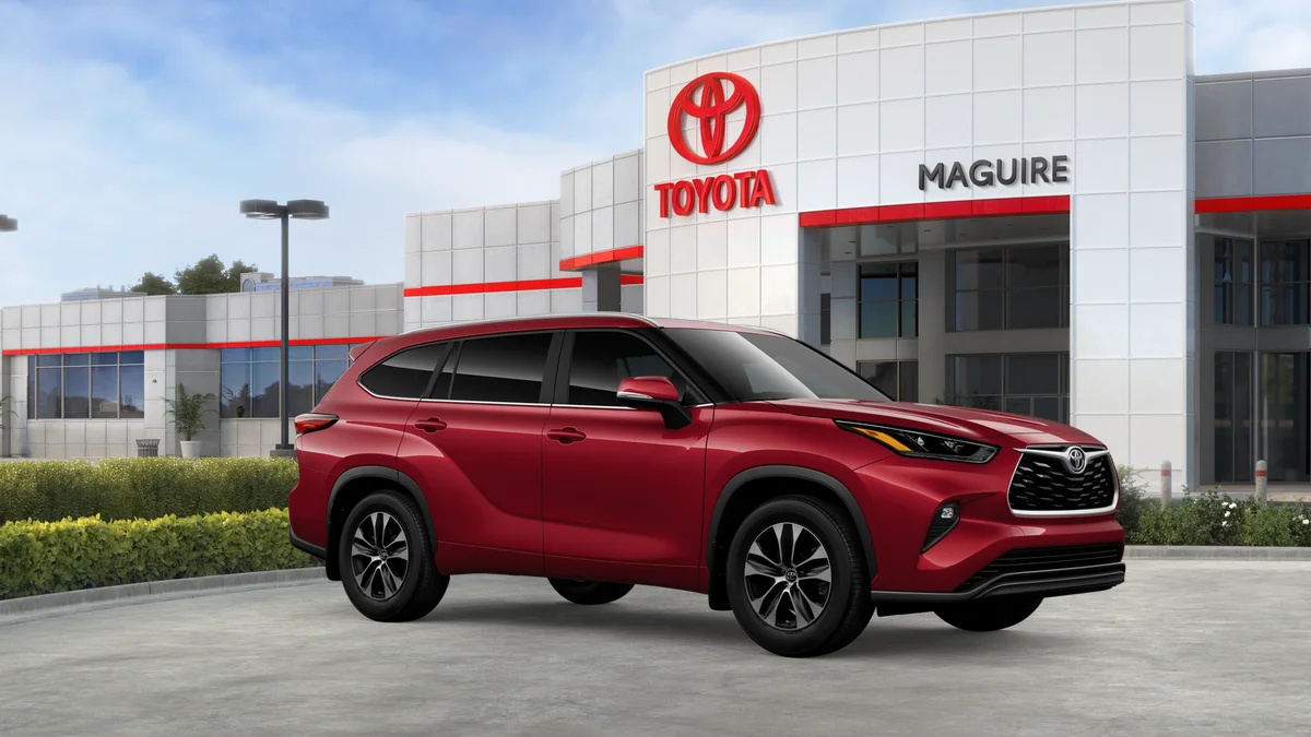 New 2026 Ruby Flare Pearl Toyota XLE image 27