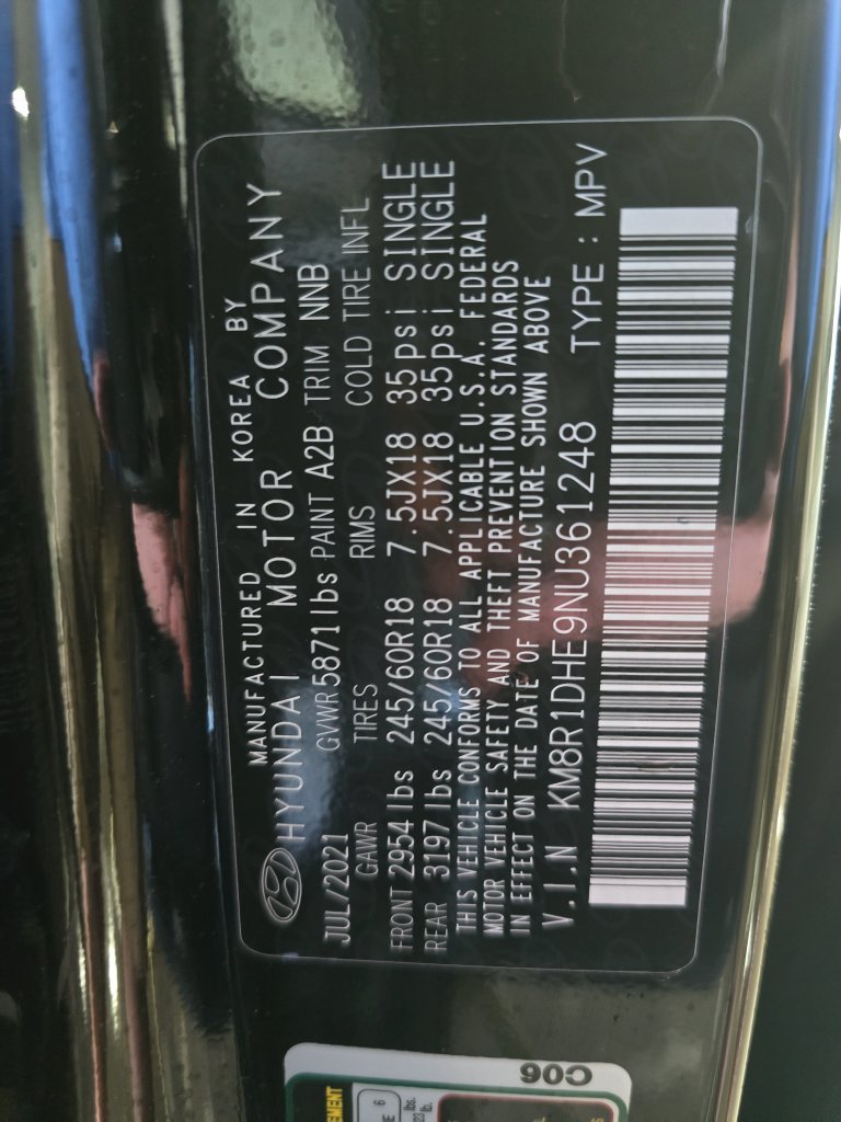 Used 2022 Black Hyundai SE image 24