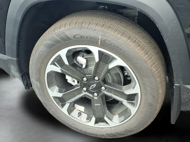 New 2026 Mosaic Black Metallic Chevrolet LT image 15