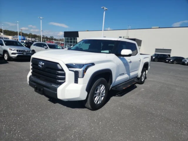 Used 2023 White Toyota SR5 image 3