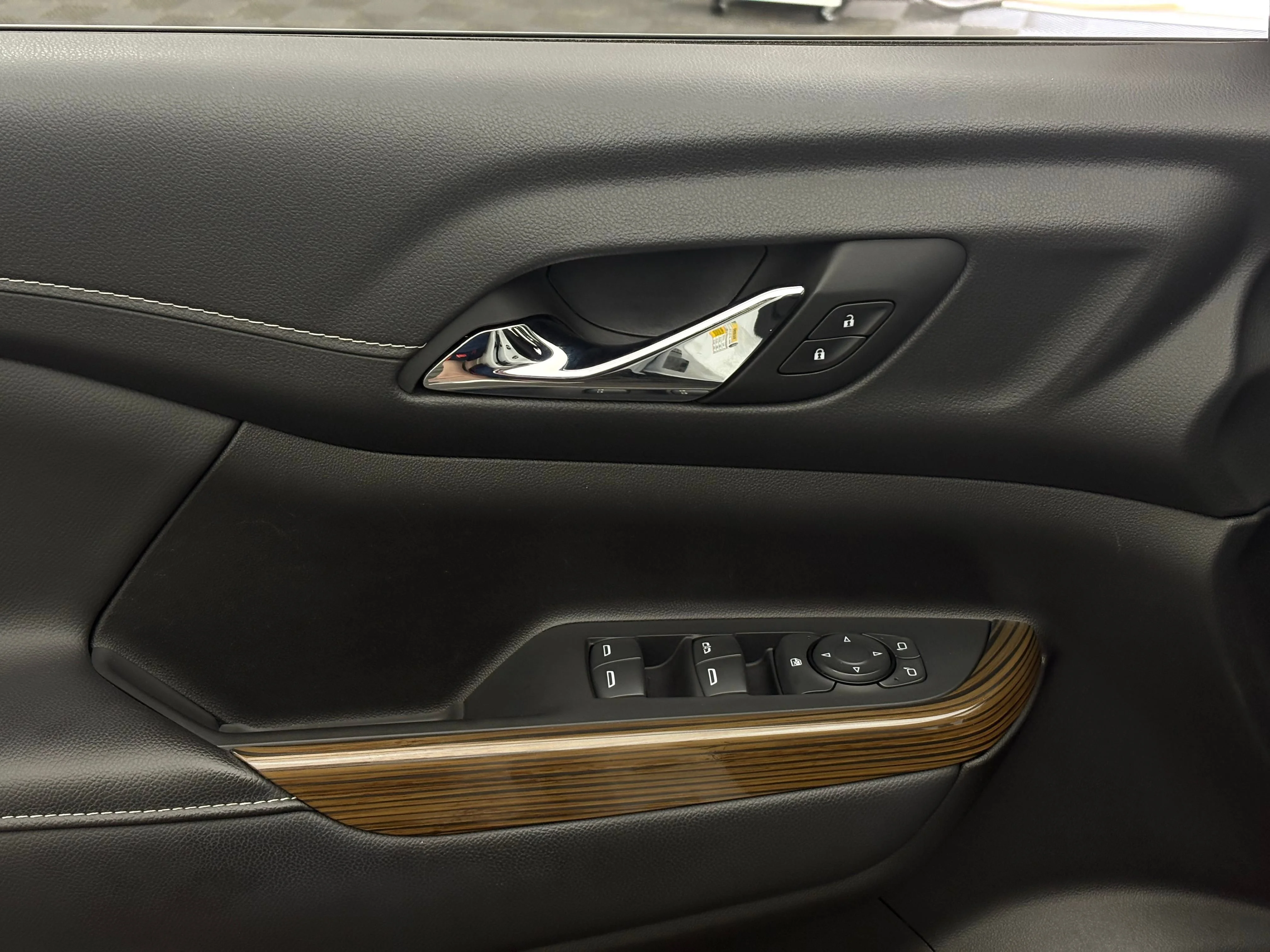 Used 2023 Summit White GMC SLE image 13