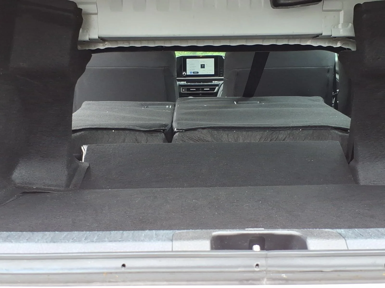Used 2025 Ice Cap Toyota LE image 25