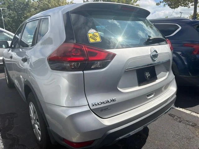 Used 2020 Brilliant Silver Metallic Nissan S image 5