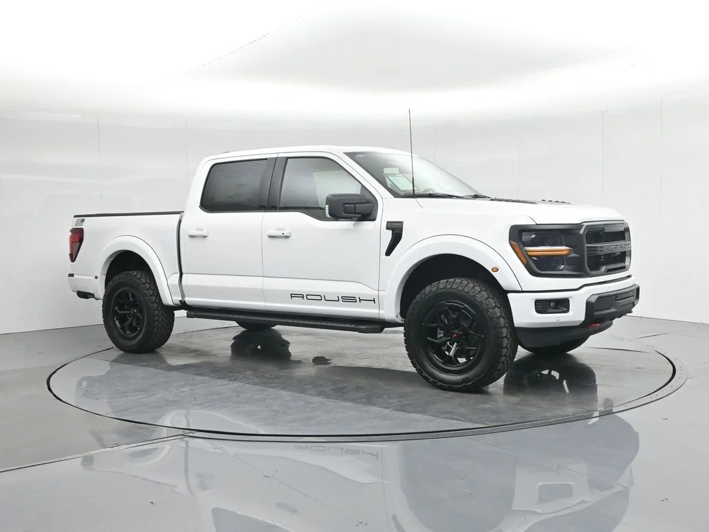 New 2025 Oxford White Ford XLT image 29