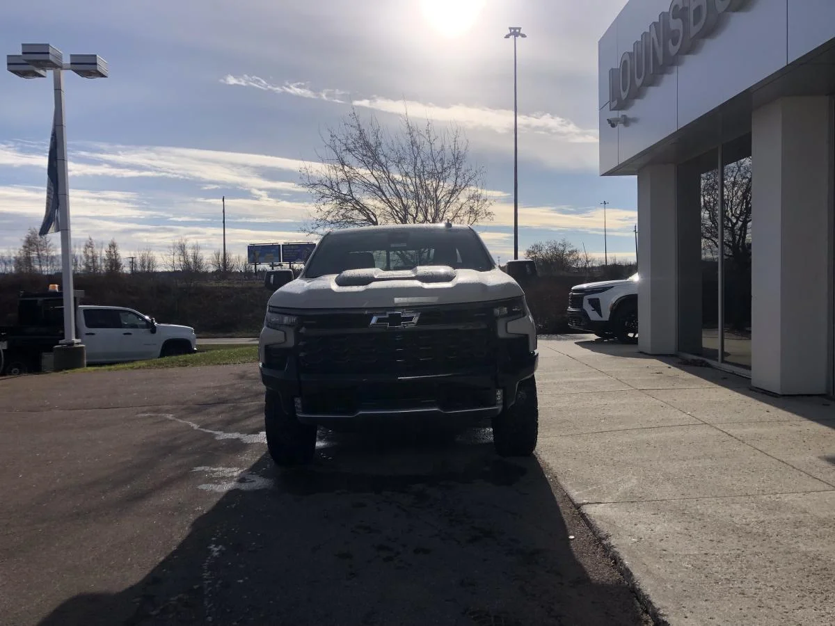 Used 2026 White Chevrolet 4WD Crew Cab 147" ZR2 image 3