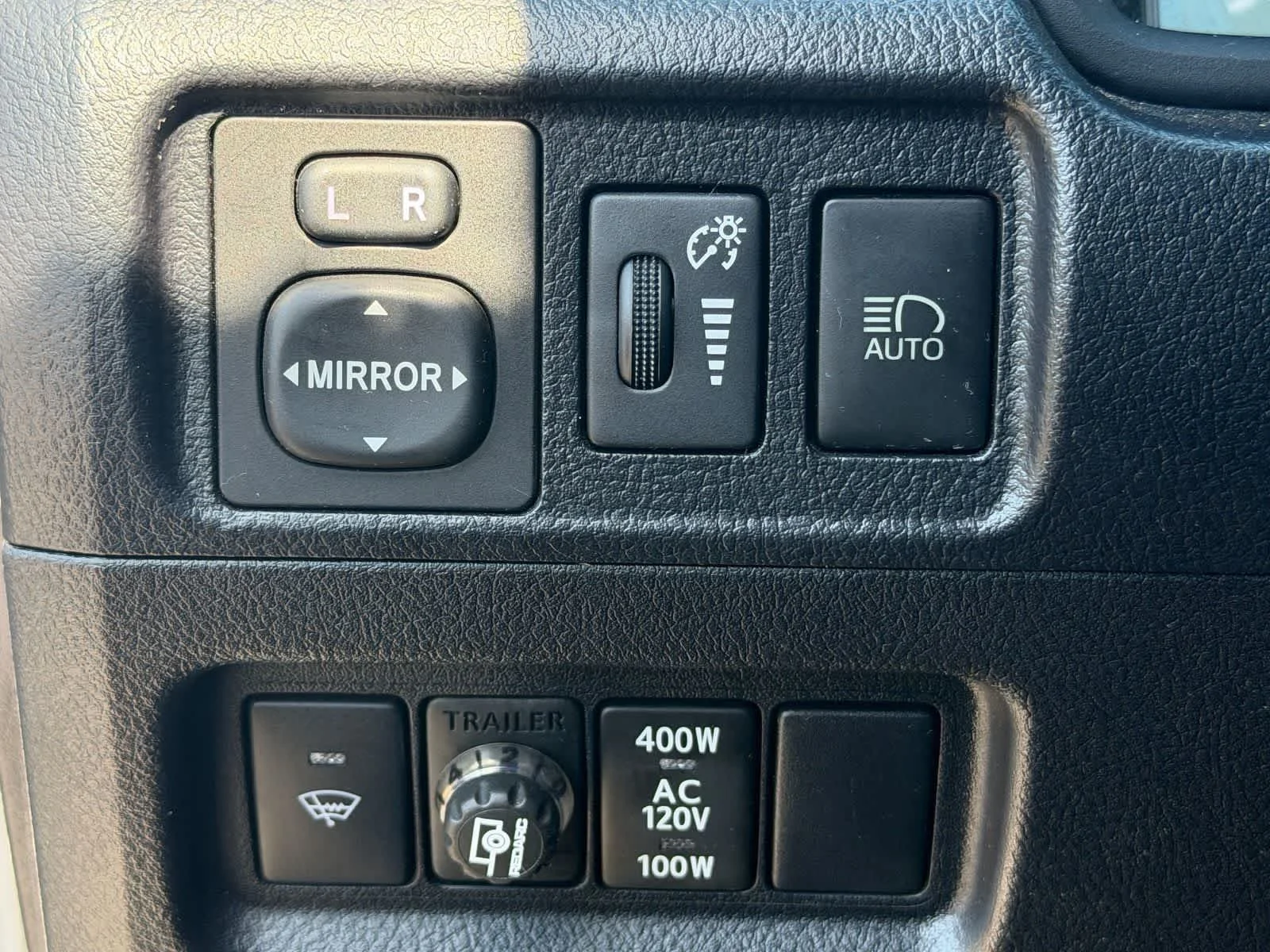 Used 2021 Classic Silver Metallic Toyota SR5 image 17