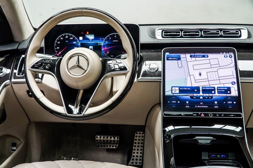 Used 2023 Gray Mercedes-Benz S 580 image 16