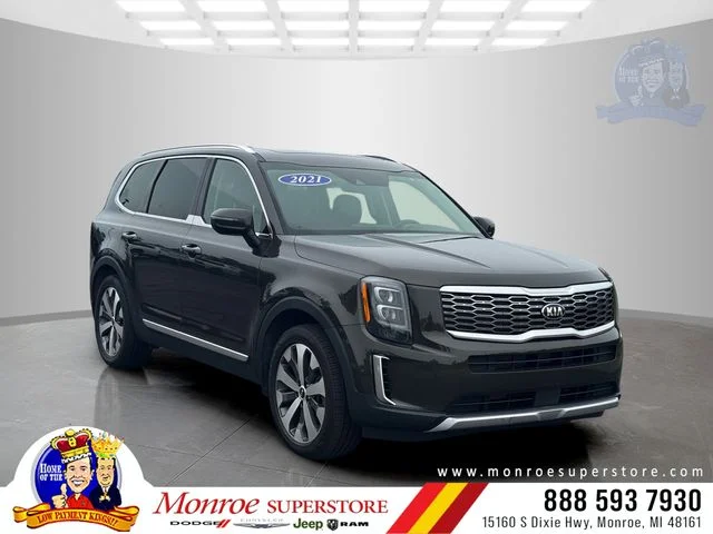 Certified Used 2021 Green Kia EX image 1