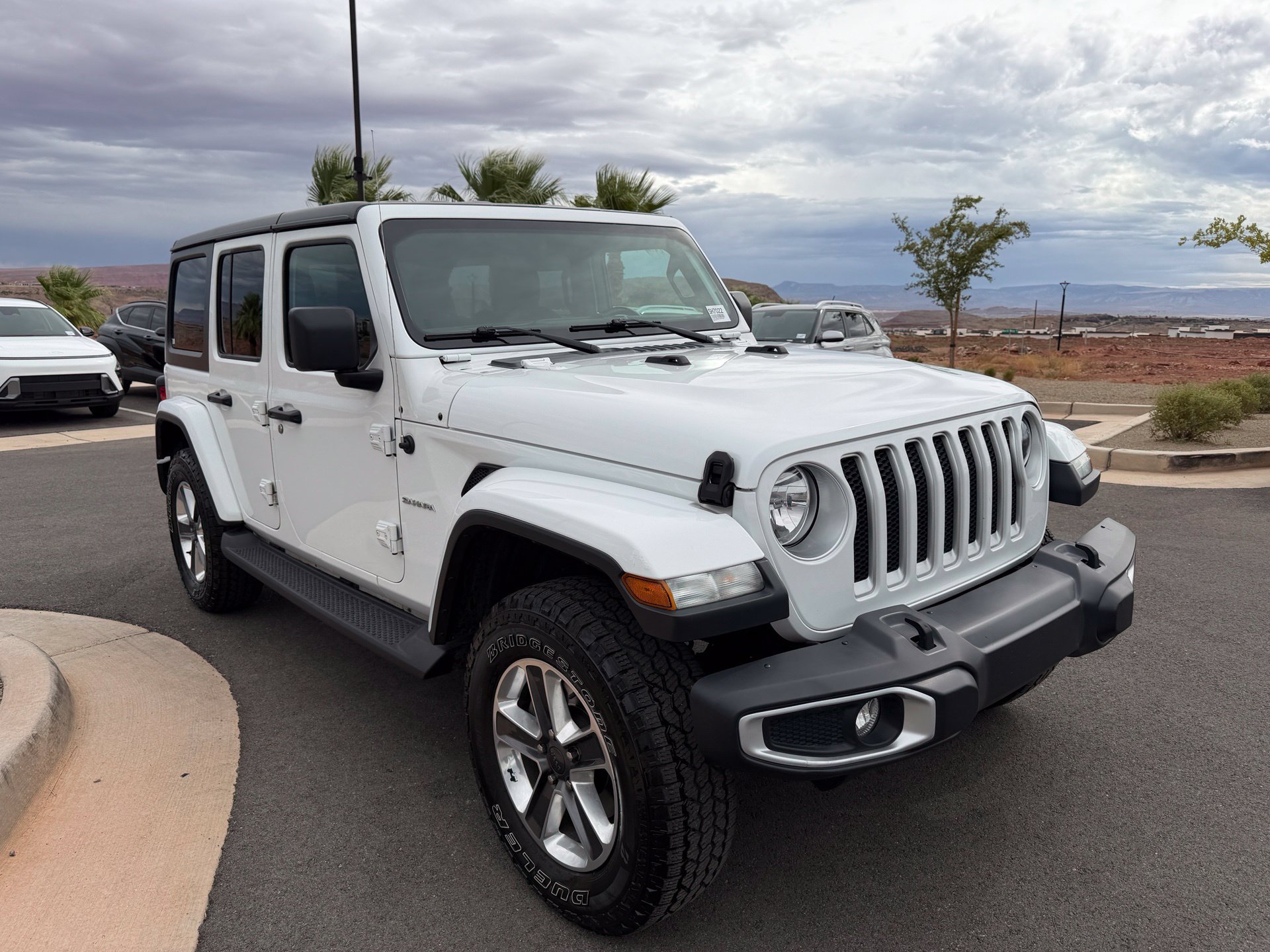 Used 2020 White Jeep Unlimited Sahara image 3