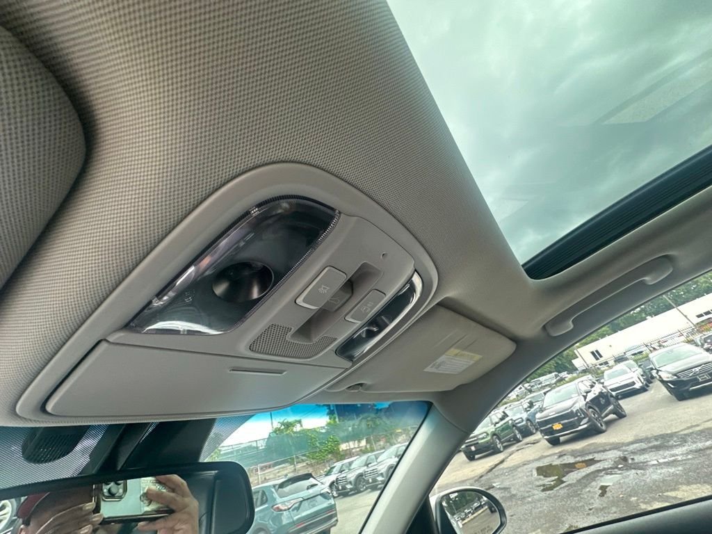 Used 2020 Silver Kia EX Premium image 19