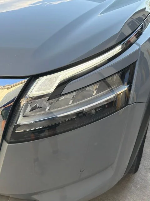 Used 2022 Gray Nissan Platinum image 12