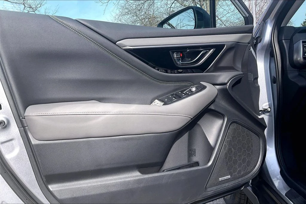 Used 2025 Silver Subaru Onyx Edition XT image 23