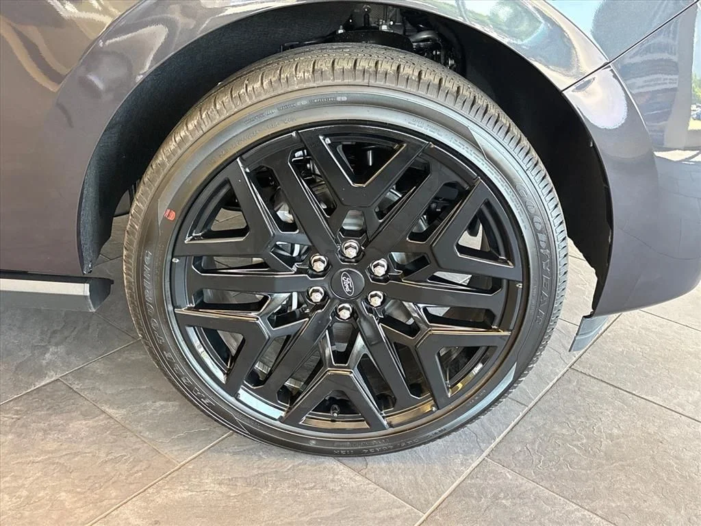 New 2026 Dark Matter Gray Metallic Ford Platinum® image 11