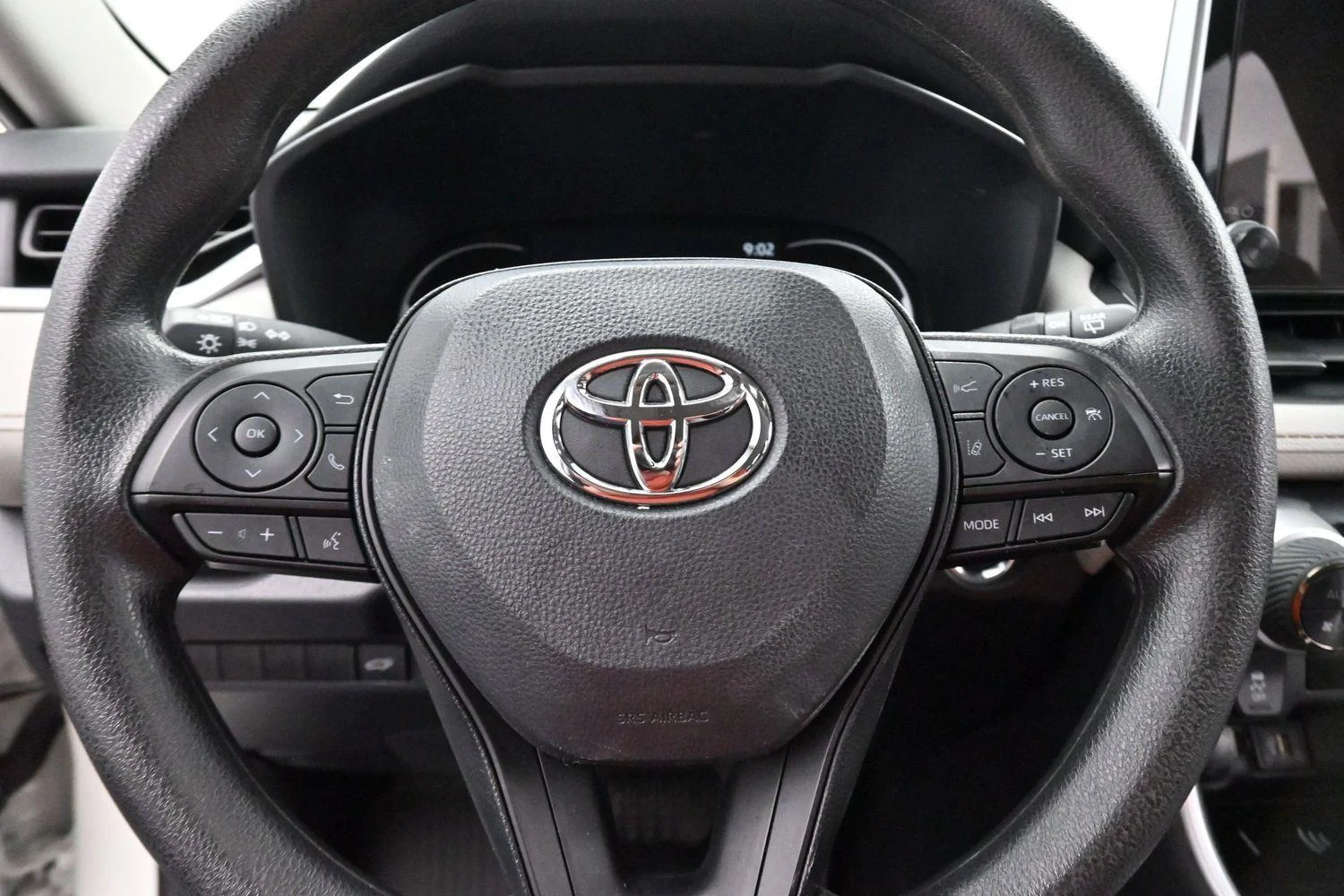 Used 2025 White Toyota XLE image 16