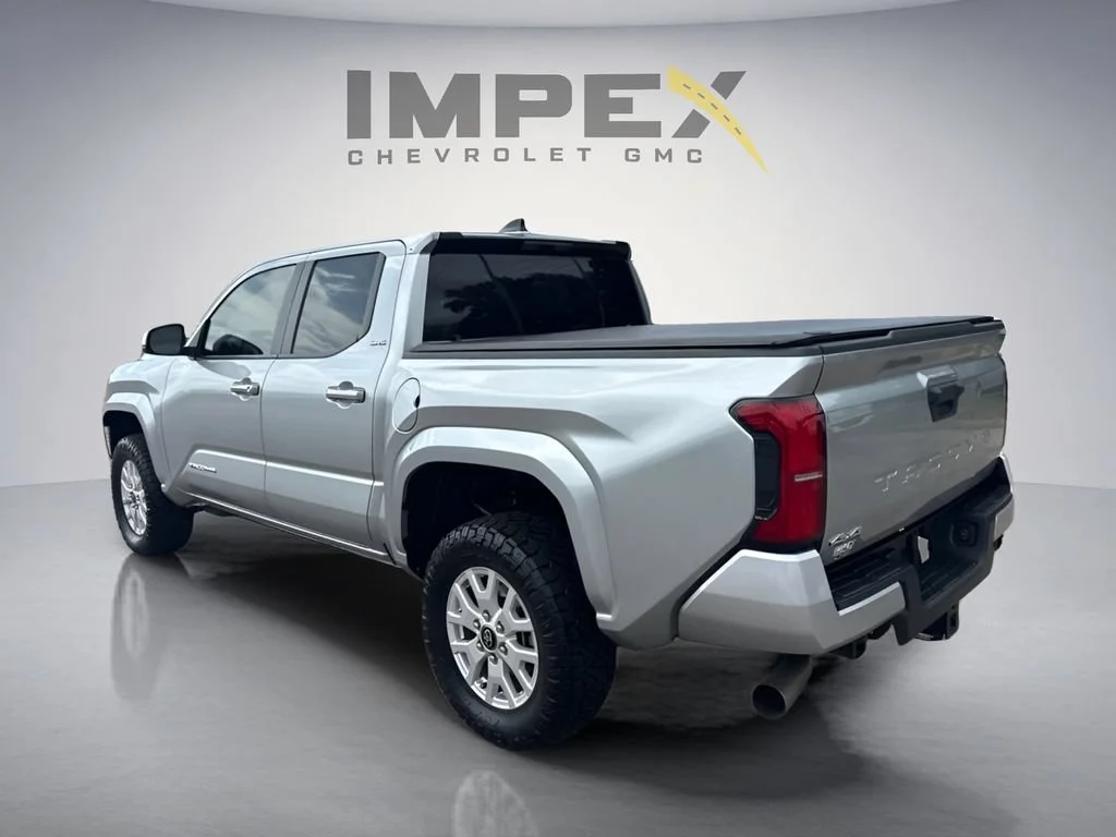 Used 2025  Toyota SR image 3