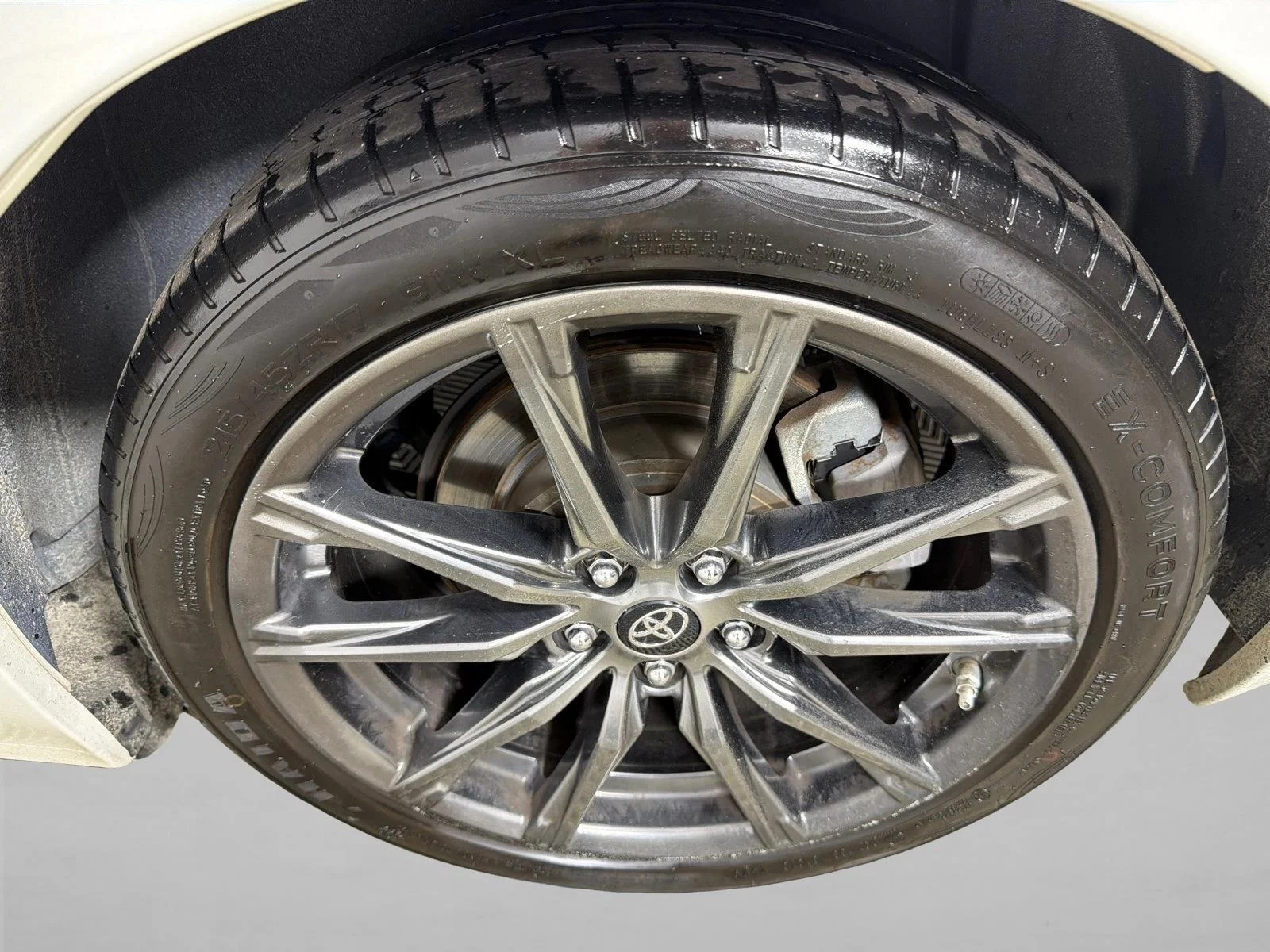 Used 2017 White Toyota  image 18