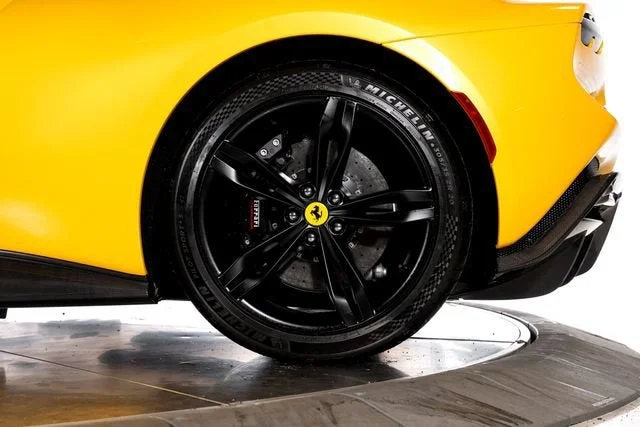 Used 2024 Giallo Triplo Strato Ferrari  image 18