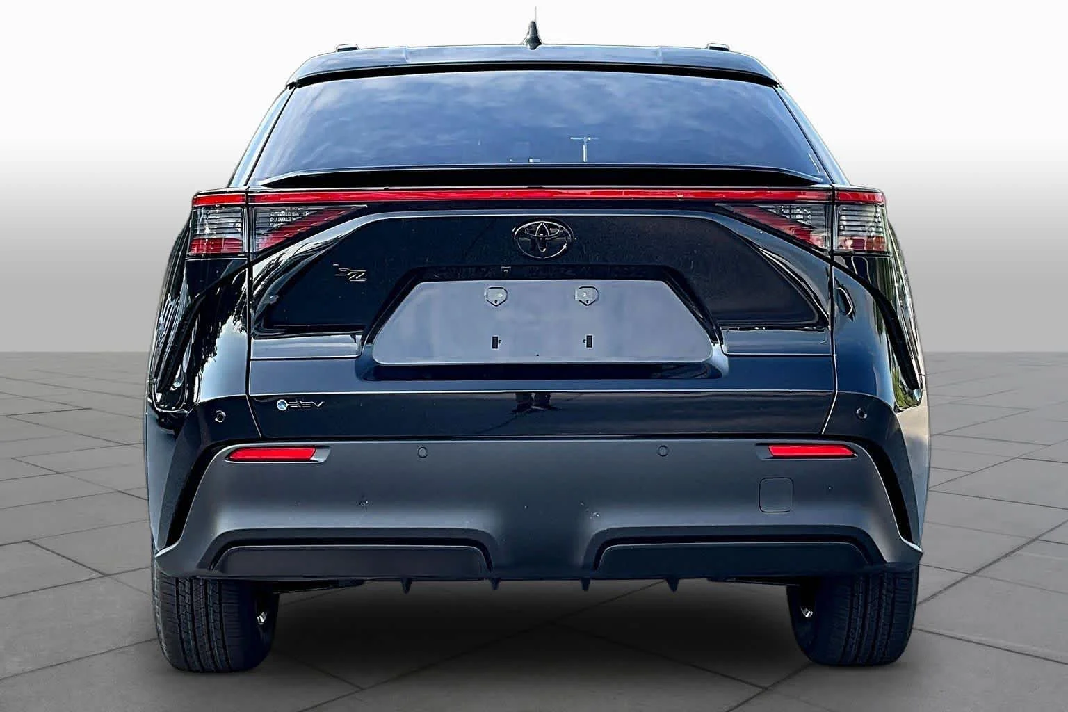 New 2026 Midnight Black Metallic Toyota XLE image 4