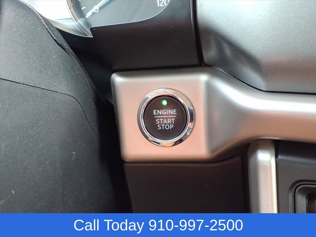 Used 2022 Red Ford XLT image 18