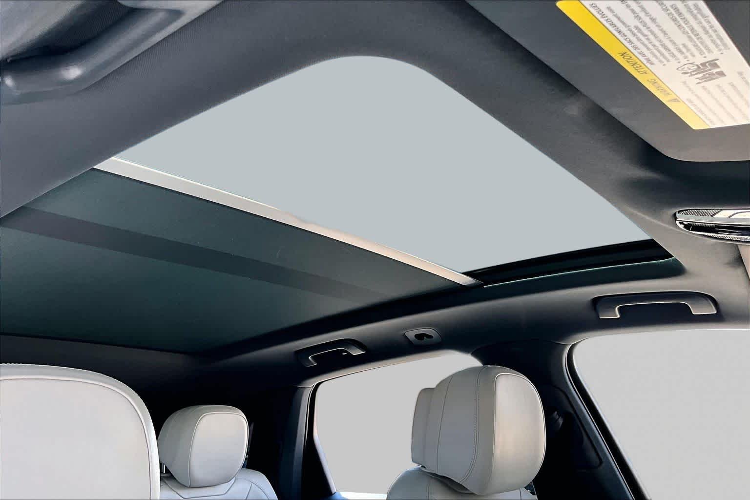 Used 2023 White Porsche  image 13