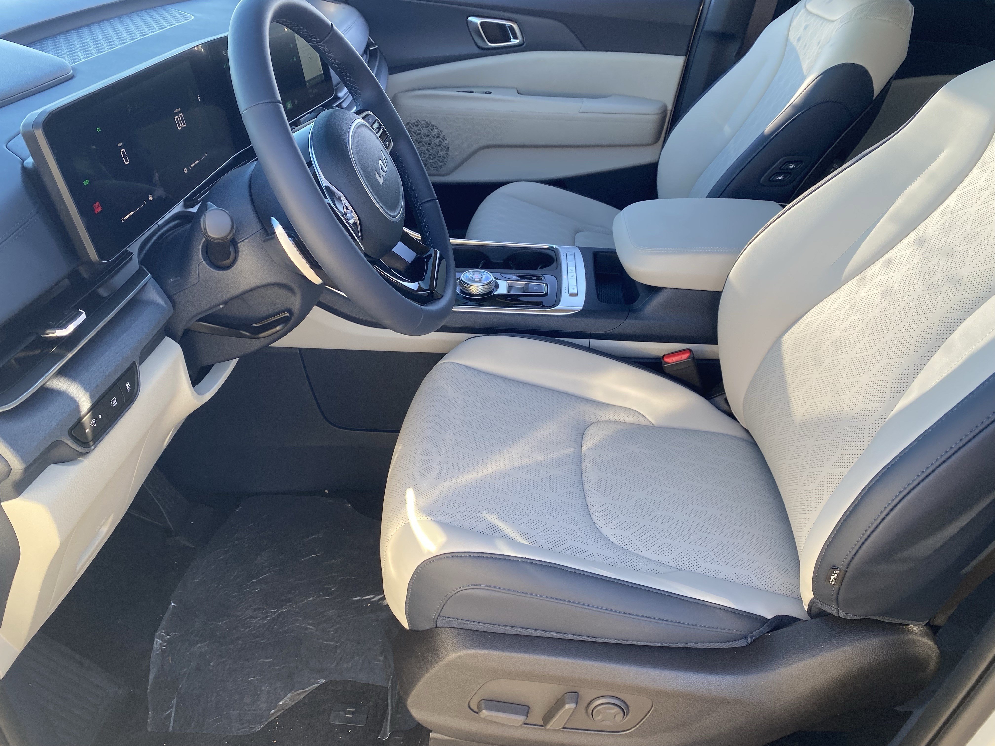 New 2026 Ivory Silver Kia EX image 17