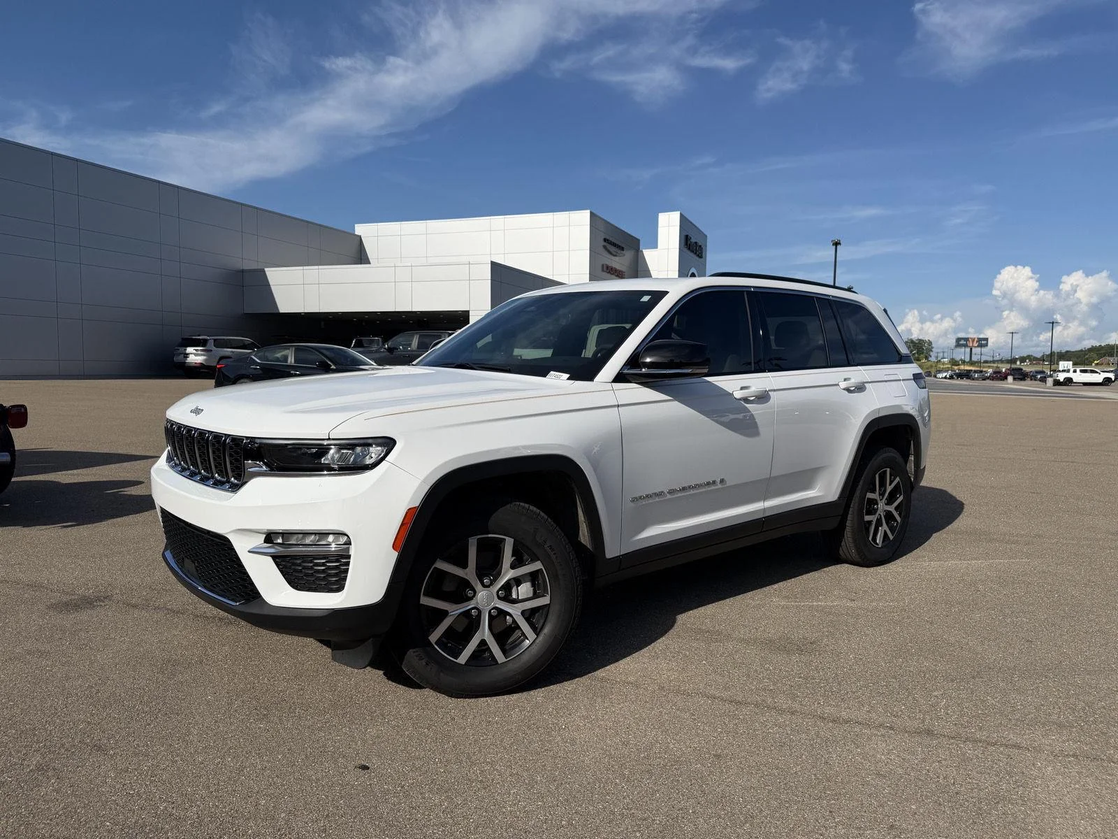 Used 2025 Bright White Clearcoat Jeep Limited image 1