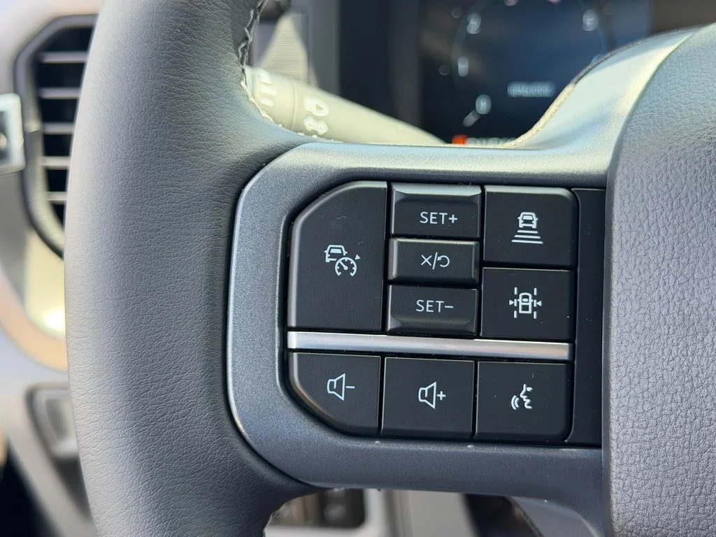 New 2026 Agate Black Metallic Ford XLT image 18