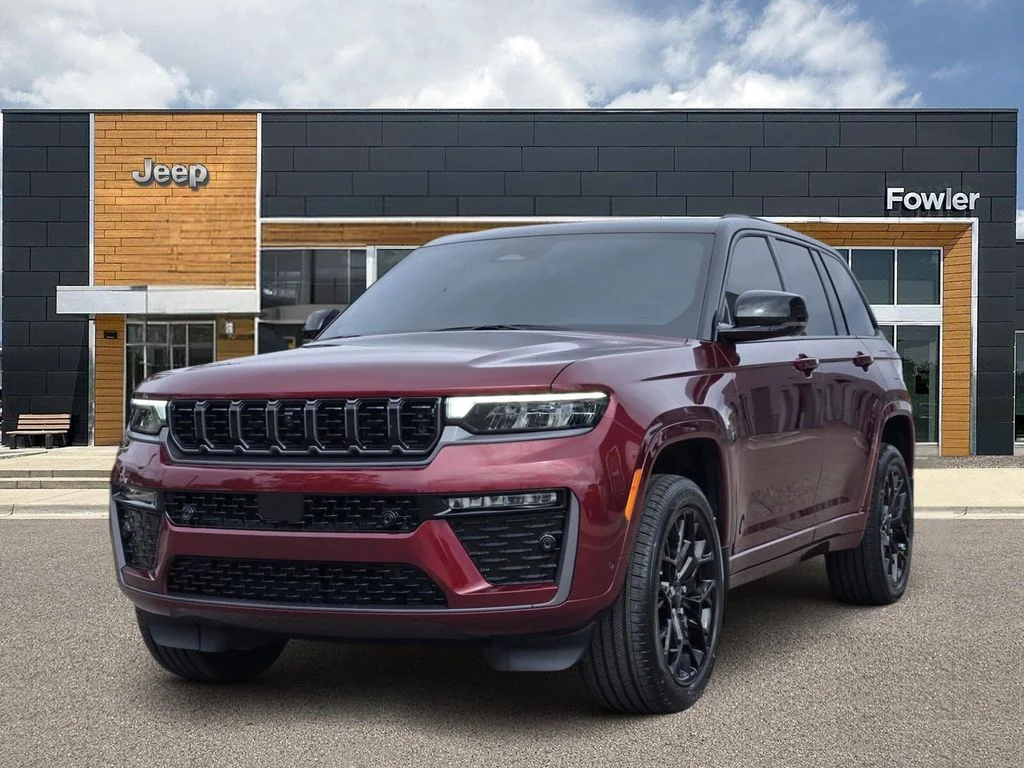 2026 Jeep Grand Cherokee Summit 4x4's photo