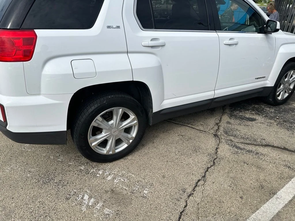 Used 2017 White GMC SLE-1 image 5
