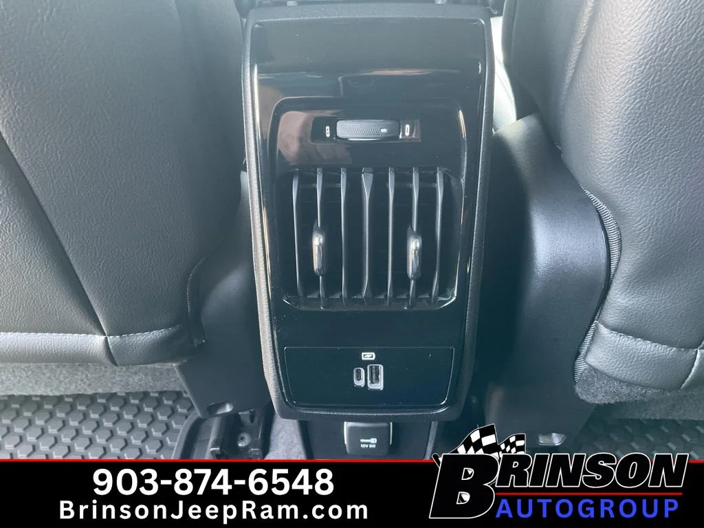 Used 2023 Grey Jeep Altitude image 19