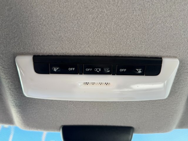 Used 2023 Red Nissan SV image 31