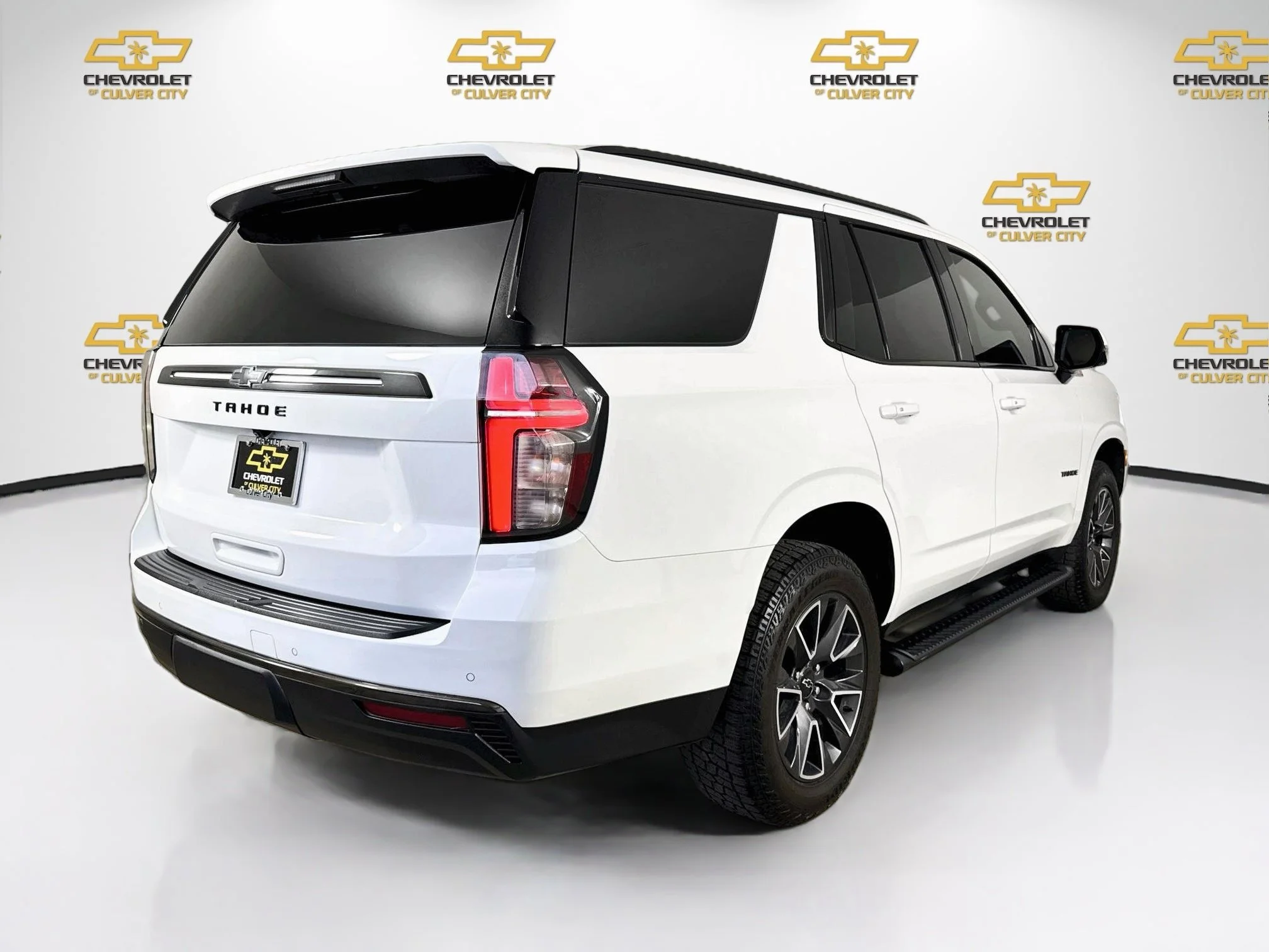 Used 2021 SUMMIT WHITE Chevrolet Z71 image 8