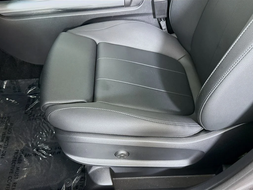 Used 2026 Gray Mercedes-Benz GLA 250 image 19