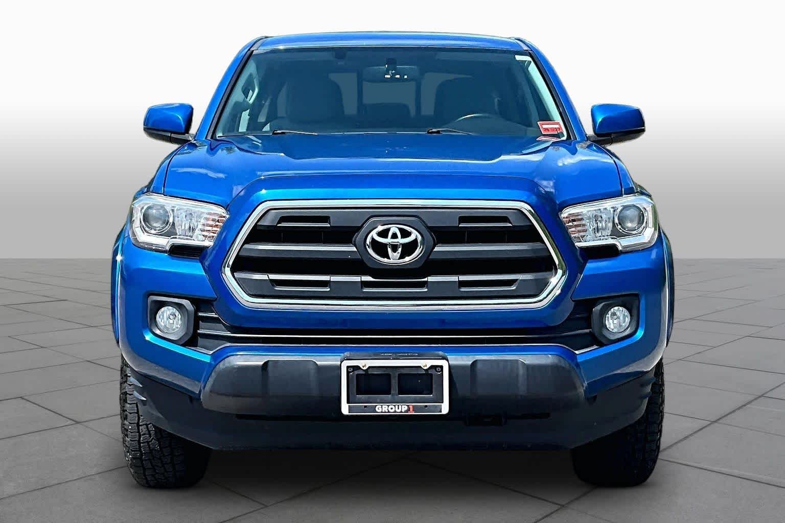 Used 2016 Blazing Blue Pearl Toyota SR5 image 4