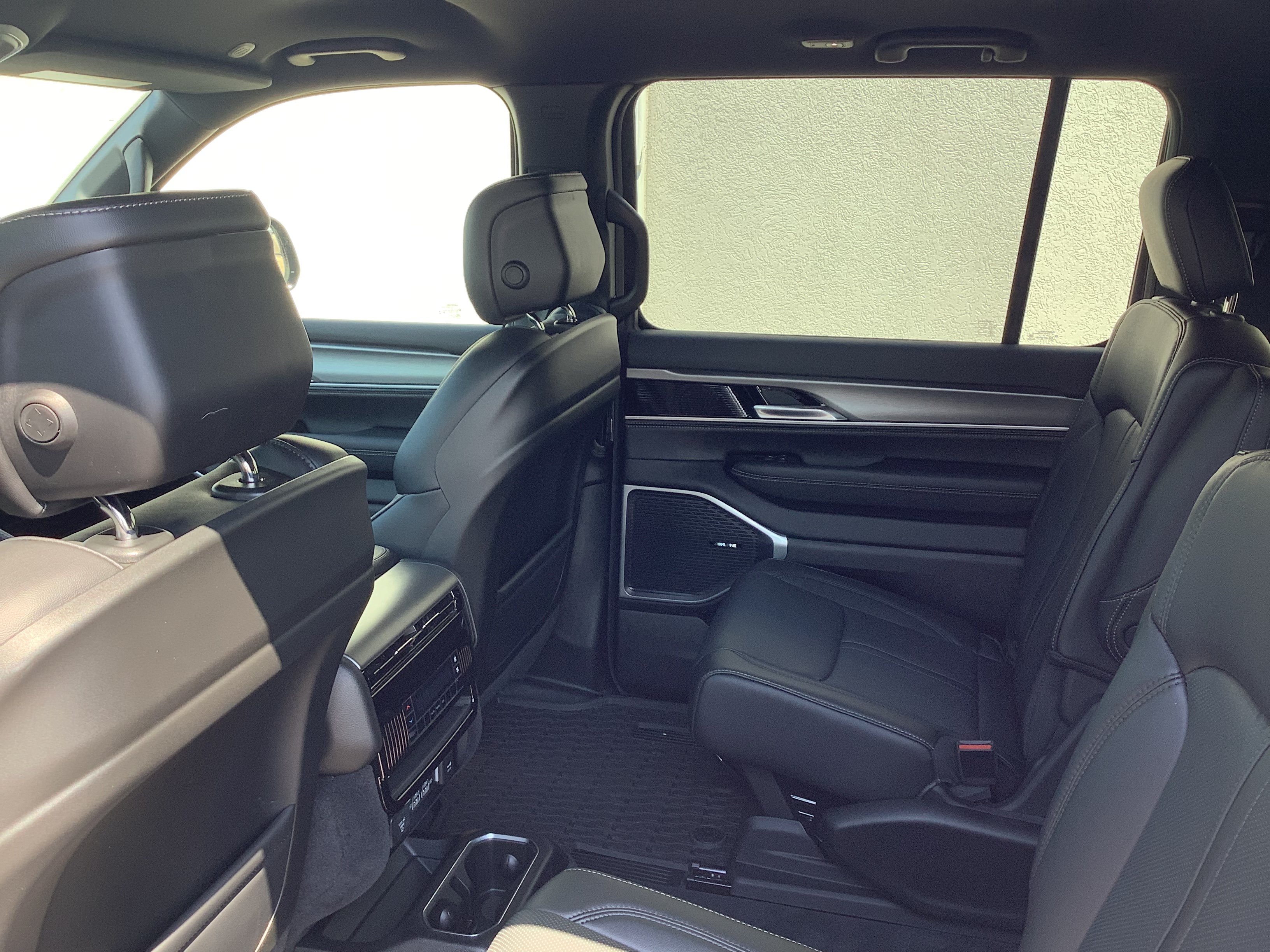 New 2026 Baltic Gray Metallic Clearcoat Jeep  image 10