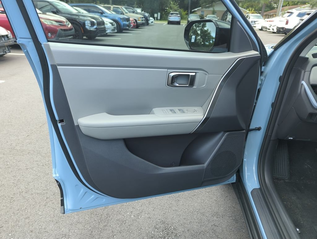 New 2027 Frost Blue / Black Roof Kia S image 18
