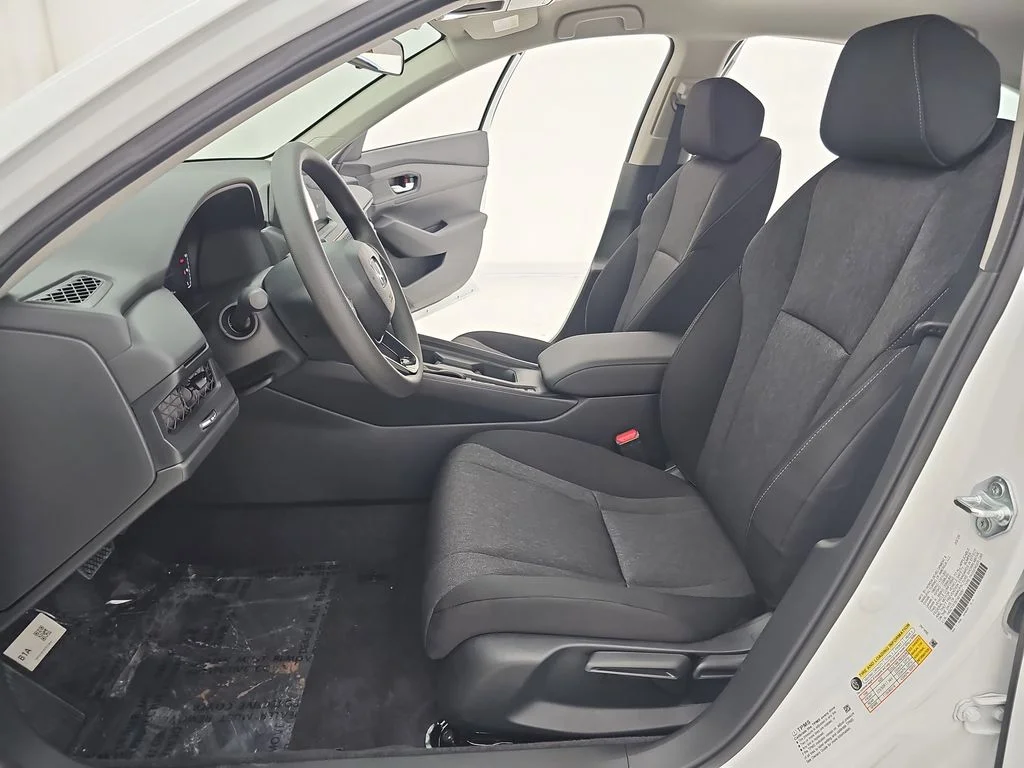 New 2026 Platinum White Pearl Honda LX image 18