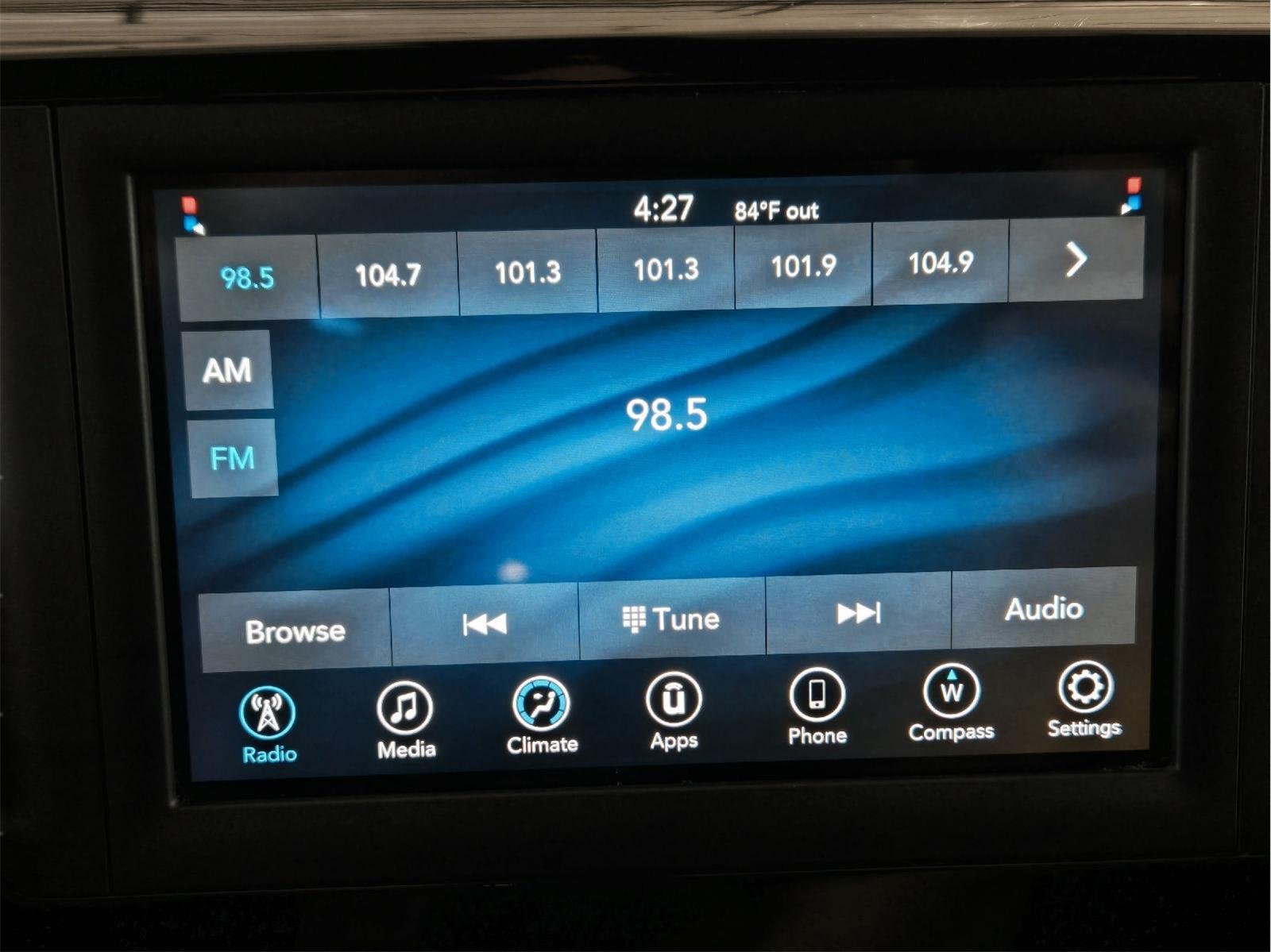 Used 2019 GRAY CHRYSLER L image 28