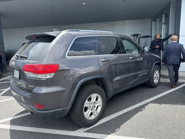 Used 2014 Gray Jeep Laredo image 3